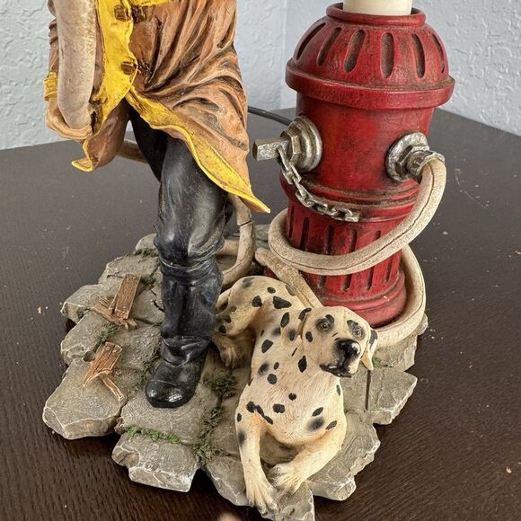 Vintage Fireman Statue Lamp w Hose, Hydrant & Dalmation Light Works - Realistic - Picture 9 of 12